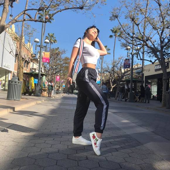 Meet your Posher, Paige - Picture 1 of 1